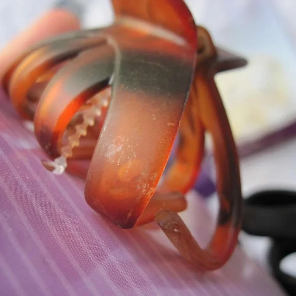 2 Goody Medium Matte Frosted Spider Octopus Plastic Jaw Claw Clips 2 1/4
